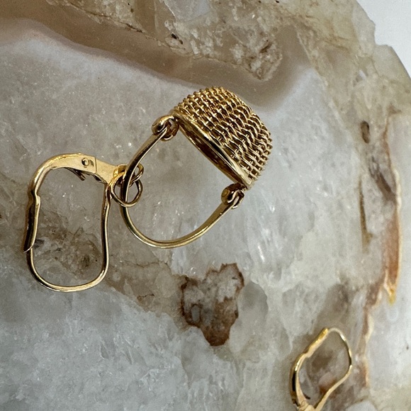 14ky American Scrimshaw Nantucket basket earrings - Picture 6 of 8